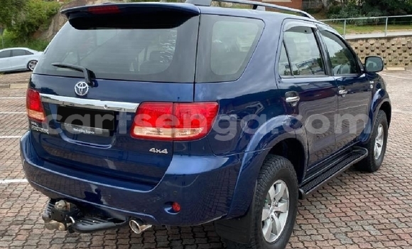 Nunua Ilio tumika Toyota Fortuner Beige Gari ndani ya Big Bend nchini Lubombo Nunua Ilio tumika Toyota Fortuner Beige Gari ndani ya Big Bend nchini Lubombo