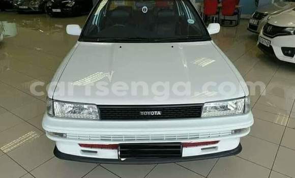 Buy Used Toyota Corolla White Car in Ezulwini in Hhohho Buy Used Toyota Corolla White Car in Ezulwini in Hhohho