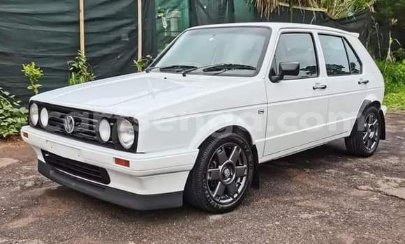Nunua Ilio tumika Volkswagen Golf White Gari ndani ya Ezulwini nchini Hhohho