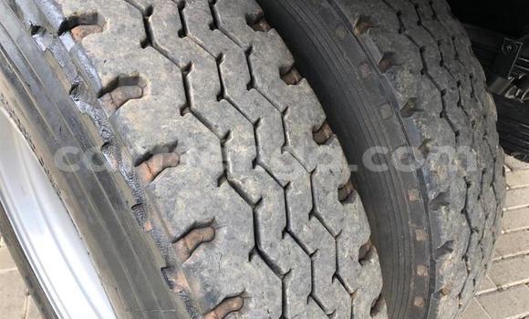 Nunua Ilio tumika Nissan UD White Lori ndani ya Ezulwini nchini Hhohho Nunua Ilio tumika Nissan UD White Lori ndani ya Ezulwini nchini Hhohho