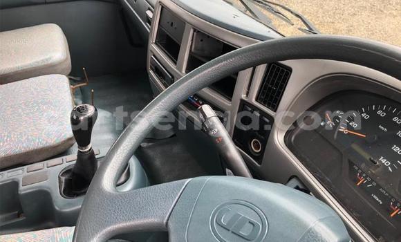 Nunua Ilio tumika Nissan UD White Lori ndani ya Ezulwini nchini Hhohho Nunua Ilio tumika Nissan UD White Lori ndani ya Ezulwini nchini Hhohho