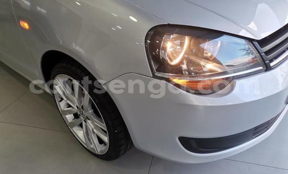 Nunua Ilio tumika Volkswagen Polo Silver Gari ndani ya Ezulwini nchini Hhohho Nunua Ilio tumika Volkswagen Polo Silver Gari ndani ya Ezulwini nchini Hhohho