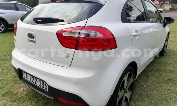 Nunua Ilio tumika Kia Rio White Gari ndani ya Hlatikulu nchini Wilaya ya Shiselweni Nunua Ilio tumika Kia Rio White Gari ndani ya Hlatikulu nchini Wilaya ya Shiselweni
