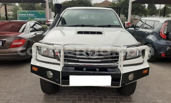 Acheter Occasion Voiture Toyota Hilux Blanc à Bulembu, Hhohho Acheter Occasion Voiture Toyota Hilux Blanc à Bulembu, Hhohho