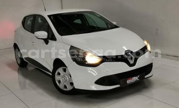 Nunua Ilio tumika Renault Clio White Gari ndani ya Big Bend nchini Lubombo Nunua Ilio tumika Renault Clio White Gari ndani ya Big Bend nchini Lubombo