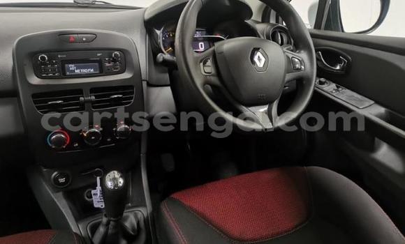 Nunua Ilio tumika Renault Clio White Gari ndani ya Big Bend nchini Lubombo Nunua Ilio tumika Renault Clio White Gari ndani ya Big Bend nchini Lubombo