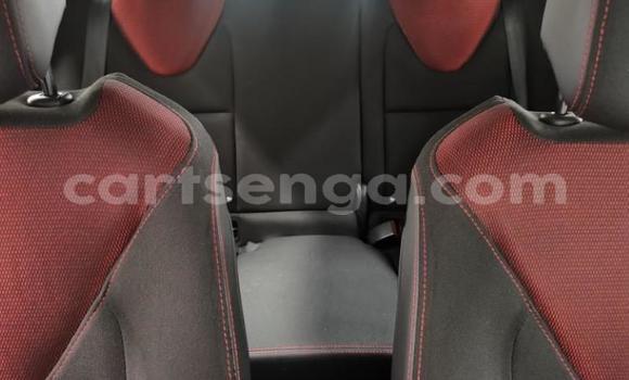 Nunua Ilio tumika Renault Clio White Gari ndani ya Big Bend nchini Lubombo Nunua Ilio tumika Renault Clio White Gari ndani ya Big Bend nchini Lubombo