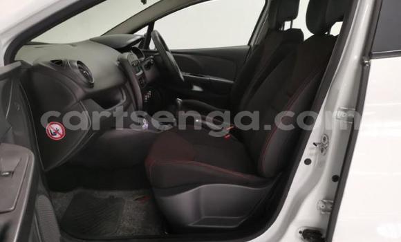 Nunua Ilio tumika Renault Clio White Gari ndani ya Big Bend nchini Lubombo Nunua Ilio tumika Renault Clio White Gari ndani ya Big Bend nchini Lubombo
