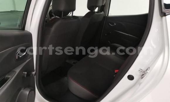 Nunua Ilio tumika Renault Clio White Gari ndani ya Big Bend nchini Lubombo Nunua Ilio tumika Renault Clio White Gari ndani ya Big Bend nchini Lubombo
