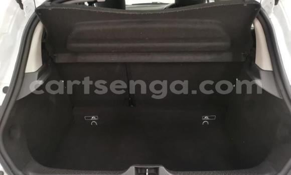 Nunua Ilio tumika Renault Clio White Gari ndani ya Big Bend nchini Lubombo Nunua Ilio tumika Renault Clio White Gari ndani ya Big Bend nchini Lubombo