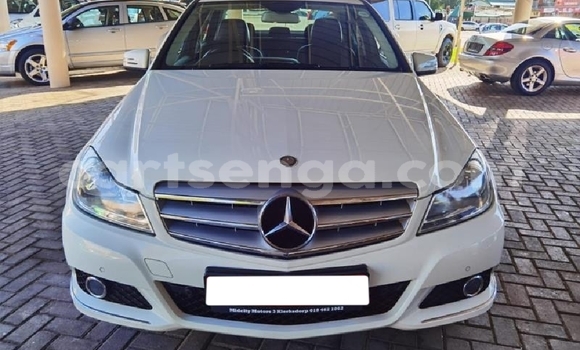 Nunua Ilio tumika Mercedes‒Benz C–Class White Gari ndani ya Big Bend nchini Lubombo