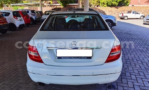Nunua Ilio tumika Mercedes‒Benz C–Class White Gari ndani ya Big Bend nchini Lubombo Nunua Ilio tumika Mercedes‒Benz C–Class White Gari ndani ya Big Bend nchini Lubombo