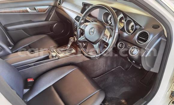 Nunua Ilio tumika Mercedes‒Benz C–Class White Gari ndani ya Big Bend nchini Lubombo Nunua Ilio tumika Mercedes‒Benz C–Class White Gari ndani ya Big Bend nchini Lubombo