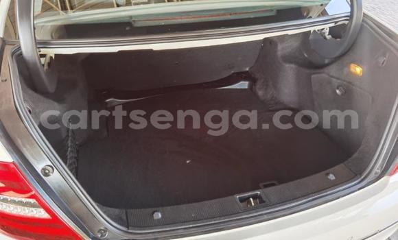 Nunua Ilio tumika Mercedes‒Benz C–Class White Gari ndani ya Big Bend nchini Lubombo Nunua Ilio tumika Mercedes‒Benz C–Class White Gari ndani ya Big Bend nchini Lubombo