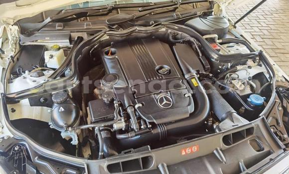 Nunua Ilio tumika Mercedes‒Benz C–Class White Gari ndani ya Big Bend nchini Lubombo Nunua Ilio tumika Mercedes‒Benz C–Class White Gari ndani ya Big Bend nchini Lubombo