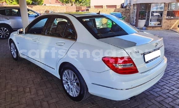 Nunua Ilio tumika Mercedes‒Benz C–Class White Gari ndani ya Big Bend nchini Lubombo Nunua Ilio tumika Mercedes‒Benz C–Class White Gari ndani ya Big Bend nchini Lubombo