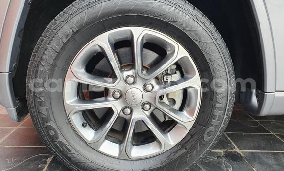 Nunua Ilio tumika Jeep Grand Cherokee Silver Gari ndani ya Big Bend nchini Lubombo Nunua Ilio tumika Jeep Grand Cherokee Silver Gari ndani ya Big Bend nchini Lubombo