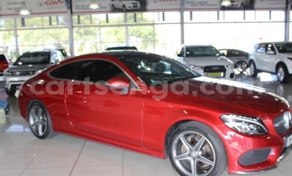 Nunua Ilio tumika Mercedes‒Benz C–Class Red Gari ndani ya Big Bend nchini Lubombo Nunua Ilio tumika Mercedes‒Benz C–Class Red Gari ndani ya Big Bend nchini Lubombo