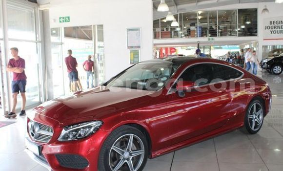 Nunua Ilio tumika Mercedes‒Benz C–Class Red Gari ndani ya Big Bend nchini Lubombo Nunua Ilio tumika Mercedes‒Benz C–Class Red Gari ndani ya Big Bend nchini Lubombo
