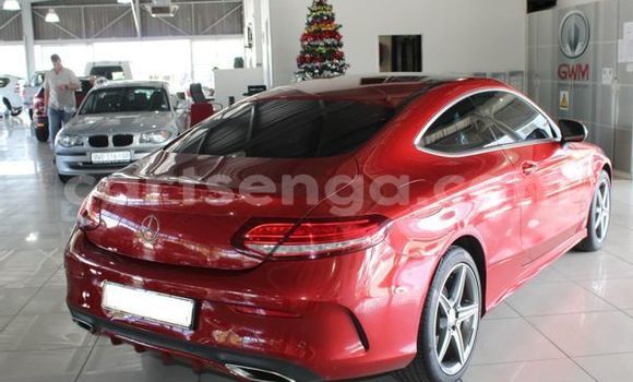 Nunua Ilio tumika Mercedes‒Benz C–Class Red Gari ndani ya Big Bend nchini Lubombo Nunua Ilio tumika Mercedes‒Benz C–Class Red Gari ndani ya Big Bend nchini Lubombo