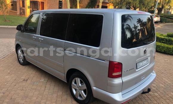 Nunua Ilio tumika Volkswagen Caravelle Silver Gari ndani ya Bulembu nchini Hhohho Nunua Ilio tumika Volkswagen Caravelle Silver Gari ndani ya Bulembu nchini Hhohho