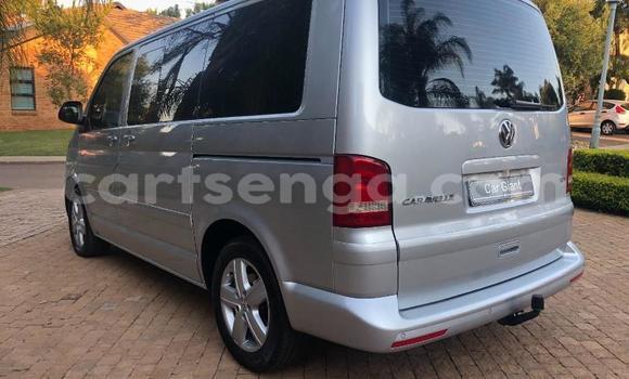 Nunua Ilio tumika Volkswagen Caravelle Silver Gari ndani ya Bulembu nchini Hhohho Nunua Ilio tumika Volkswagen Caravelle Silver Gari ndani ya Bulembu nchini Hhohho