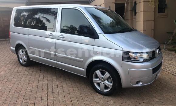 Nunua Ilio tumika Volkswagen Caravelle Silver Gari ndani ya Bulembu nchini Hhohho Nunua Ilio tumika Volkswagen Caravelle Silver Gari ndani ya Bulembu nchini Hhohho