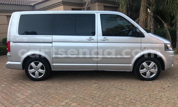 Nunua Ilio tumika Volkswagen Caravelle Silver Gari ndani ya Bulembu nchini Hhohho Nunua Ilio tumika Volkswagen Caravelle Silver Gari ndani ya Bulembu nchini Hhohho