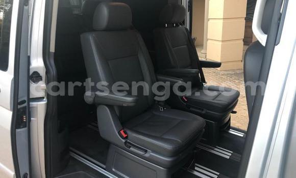 Nunua Ilio tumika Volkswagen Caravelle Silver Gari ndani ya Bulembu nchini Hhohho Nunua Ilio tumika Volkswagen Caravelle Silver Gari ndani ya Bulembu nchini Hhohho