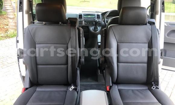 Nunua Ilio tumika Volkswagen Caravelle Silver Gari ndani ya Bulembu nchini Hhohho Nunua Ilio tumika Volkswagen Caravelle Silver Gari ndani ya Bulembu nchini Hhohho