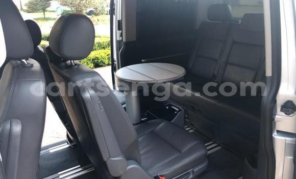 Nunua Ilio tumika Volkswagen Caravelle Silver Gari ndani ya Bulembu nchini Hhohho Nunua Ilio tumika Volkswagen Caravelle Silver Gari ndani ya Bulembu nchini Hhohho
