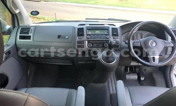 Nunua Ilio tumika Volkswagen Caravelle Silver Gari ndani ya Bulembu nchini Hhohho Nunua Ilio tumika Volkswagen Caravelle Silver Gari ndani ya Bulembu nchini Hhohho