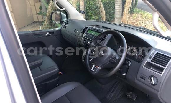 Nunua Ilio tumika Volkswagen Caravelle Silver Gari ndani ya Bulembu nchini Hhohho Nunua Ilio tumika Volkswagen Caravelle Silver Gari ndani ya Bulembu nchini Hhohho