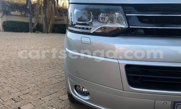 Nunua Ilio tumika Volkswagen Caravelle Silver Gari ndani ya Bulembu nchini Hhohho Nunua Ilio tumika Volkswagen Caravelle Silver Gari ndani ya Bulembu nchini Hhohho