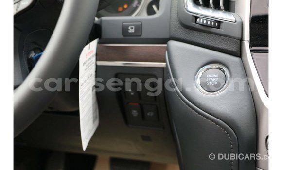 Acheter Import Voiture Toyota Land Cruiser Blanc à Import - Dubai, Hhohho Acheter Import Voiture Toyota Land Cruiser Blanc à Import - Dubai, Hhohho
