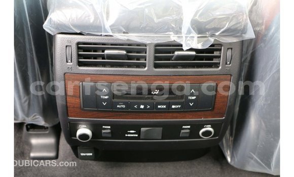 Acheter Import Voiture Toyota Land Cruiser Blanc à Import - Dubai, Hhohho Acheter Import Voiture Toyota Land Cruiser Blanc à Import - Dubai, Hhohho