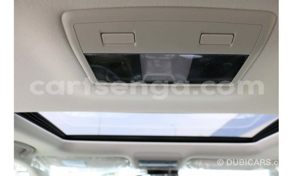 Acheter Import Voiture Toyota Land Cruiser Blanc à Import - Dubai, Hhohho Acheter Import Voiture Toyota Land Cruiser Blanc à Import - Dubai, Hhohho