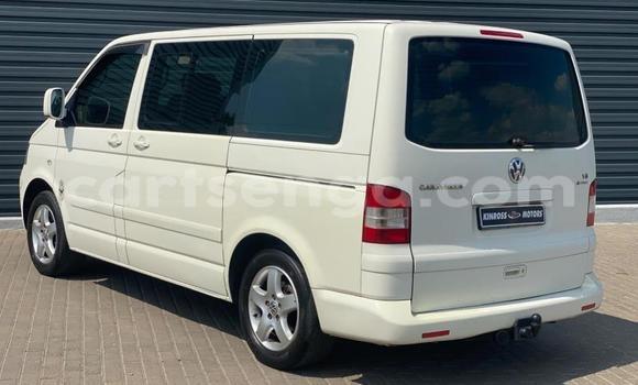 Buy Used Volkswagen Caravelle White Car in Mbabane in Manzini Buy Used Volkswagen Caravelle White Car in Mbabane in Manzini