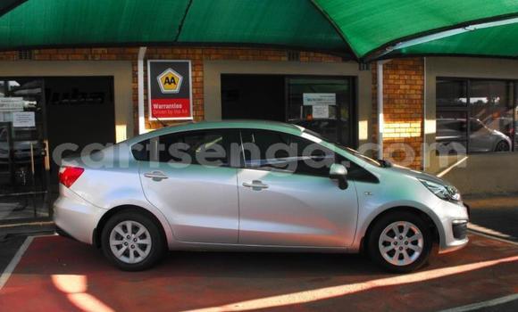 Nunua Ilio tumika Kia Rio Silver Gari ndani ya Hlatikulu nchini Wilaya ya Shiselweni Nunua Ilio tumika Kia Rio Silver Gari ndani ya Hlatikulu nchini Wilaya ya Shiselweni