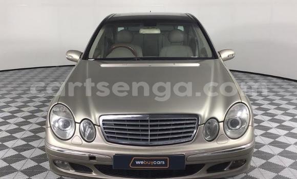 Acheter Occasion Voiture Mercedes-Benz E-Classe Beige à Hlatikulu, Shiselweni District Acheter Occasion Voiture Mercedes-Benz E-Classe Beige à Hlatikulu, Shiselweni District