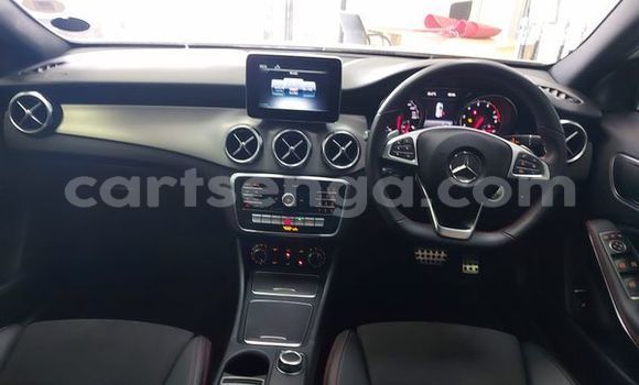 Nunua Ilio tumika Mercedes‒Benz GLA-klasse White Gari ndani ya Big Bend nchini Lubombo Nunua Ilio tumika Mercedes‒Benz GLA-klasse White Gari ndani ya Big Bend nchini Lubombo