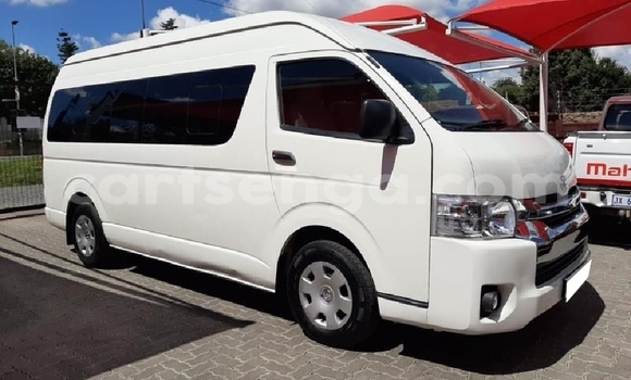 Nunua Ilio tumika Toyota Hiace White Gari ndani ya Big Bend nchini Lubombo Nunua Ilio tumika Toyota Hiace White Gari ndani ya Big Bend nchini Lubombo