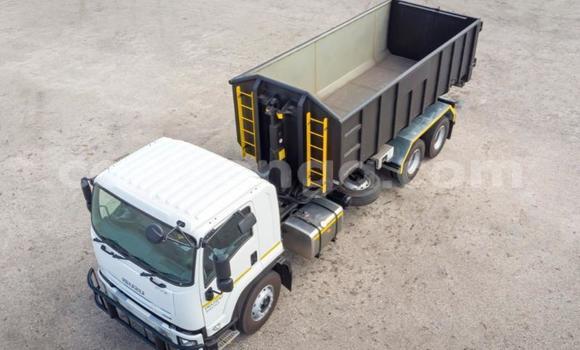 Acheter Occasion Utilitaire Isuzu FTR 850 Blanc à Hlatikulu, Shiselweni District Acheter Occasion Utilitaire Isuzu FTR 850 Blanc à Hlatikulu, Shiselweni District