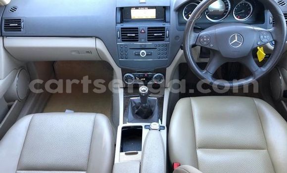 Nunua Ilio tumika Mercedes-Benz C-Classe Silver Gari ndani ya Big Bend nchini Wilaya ya Lubombo Nunua Ilio tumika Mercedes-Benz C-Classe Silver Gari ndani ya Big Bend nchini Wilaya ya Lubombo