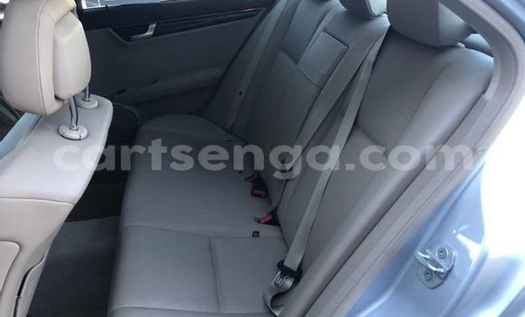 Nunua Ilio tumika Mercedes-Benz C-Classe Silver Gari ndani ya Big Bend nchini Wilaya ya Lubombo Nunua Ilio tumika Mercedes-Benz C-Classe Silver Gari ndani ya Big Bend nchini Wilaya ya Lubombo