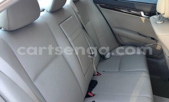 Nunua Ilio tumika Mercedes-Benz C-Classe Silver Gari ndani ya Big Bend nchini Wilaya ya Lubombo Nunua Ilio tumika Mercedes-Benz C-Classe Silver Gari ndani ya Big Bend nchini Wilaya ya Lubombo