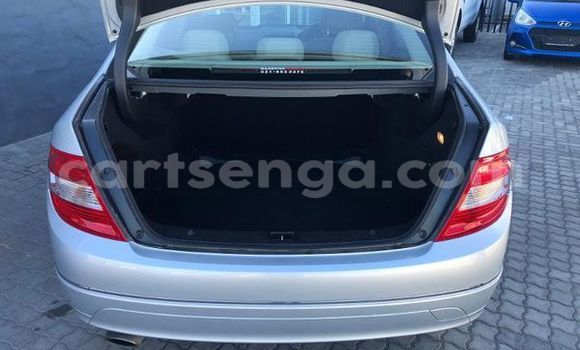 Nunua Ilio tumika Mercedes-Benz C-Classe Silver Gari ndani ya Big Bend nchini Wilaya ya Lubombo Nunua Ilio tumika Mercedes-Benz C-Classe Silver Gari ndani ya Big Bend nchini Wilaya ya Lubombo