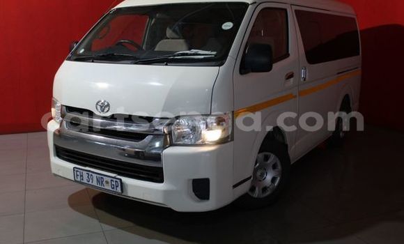 Nunua Ilio tumika Toyota Hiace White Gari ndani ya Big Bend nchini Lubombo