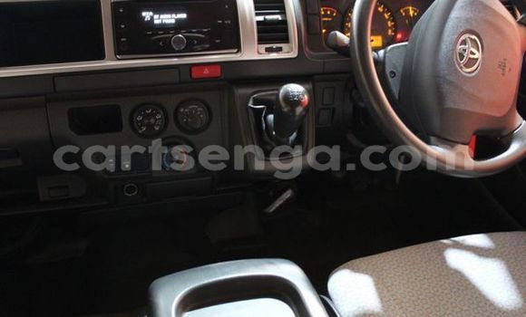 Nunua Ilio tumika Toyota Hiace White Gari ndani ya Big Bend nchini Lubombo Nunua Ilio tumika Toyota Hiace White Gari ndani ya Big Bend nchini Lubombo