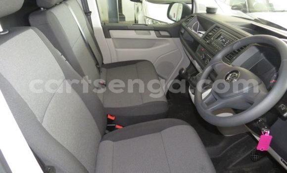 Nunua Ilio tumika Volkswagen Transporter White Gari ndani ya Big Bend nchini Lubombo Nunua Ilio tumika Volkswagen Transporter White Gari ndani ya Big Bend nchini Lubombo